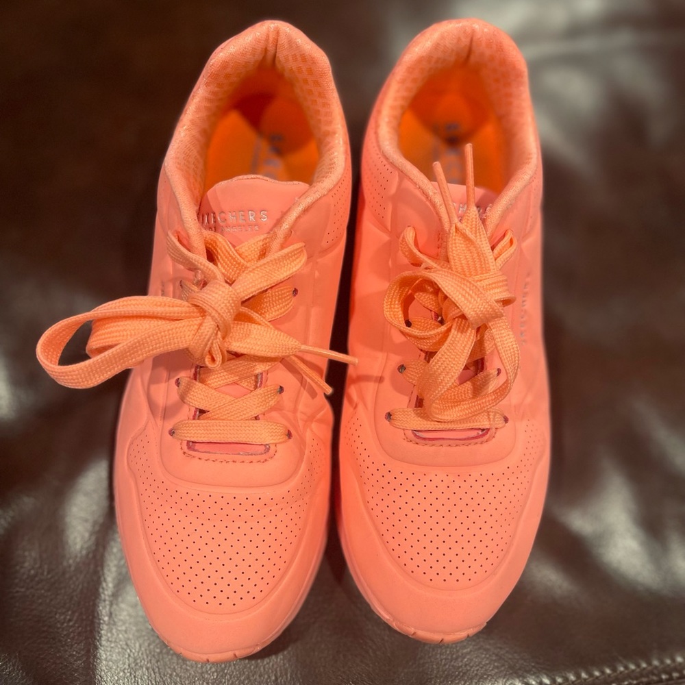 Skechers girls memory foam coral shoes
